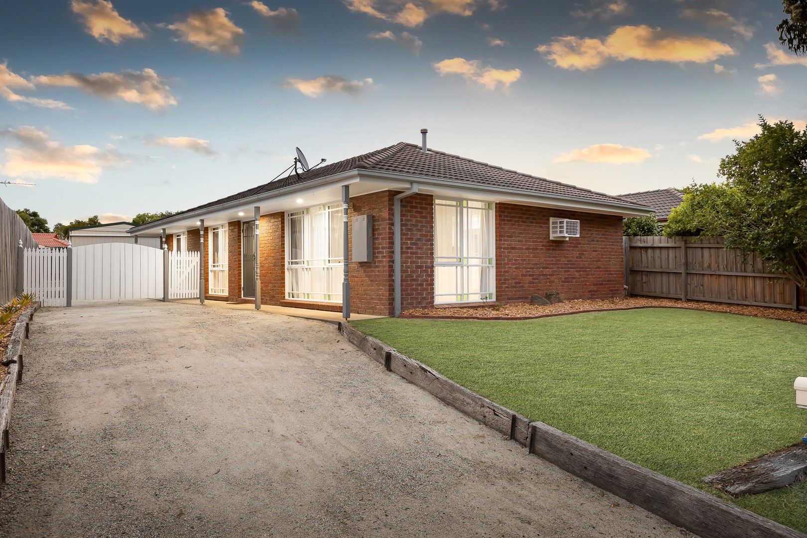 3 bedrooms House in 34 Duncan Drive PAKENHAM VIC, 3810
