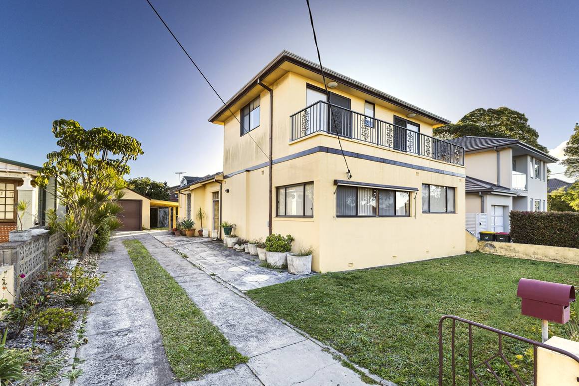 Picture of 29 Arthur Street, RODD POINT NSW 2046