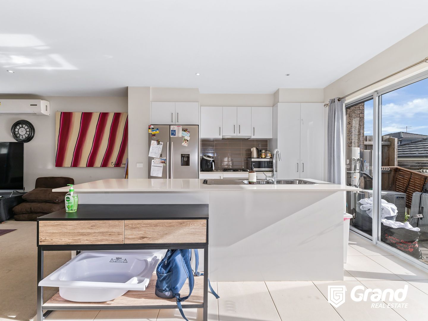 9 Woodright Circuit, Cranbourne VIC 3977, Image 2