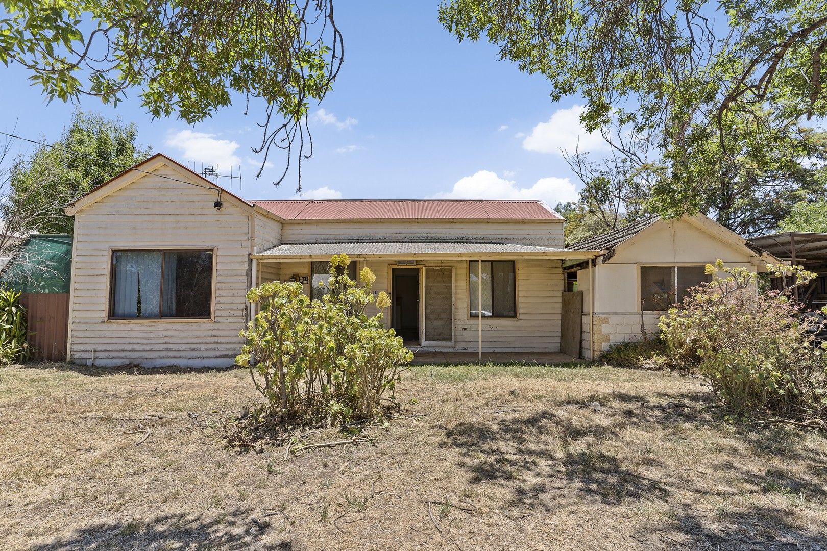 2 bedrooms House in 19 Grant Street GOORNONG VIC, 3557