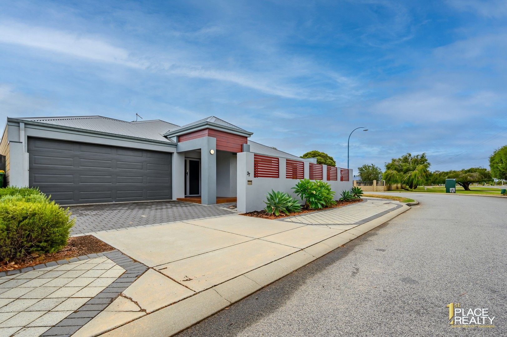 3 bedrooms House in 37 Roscoe Turn ROCKINGHAM WA, 6168