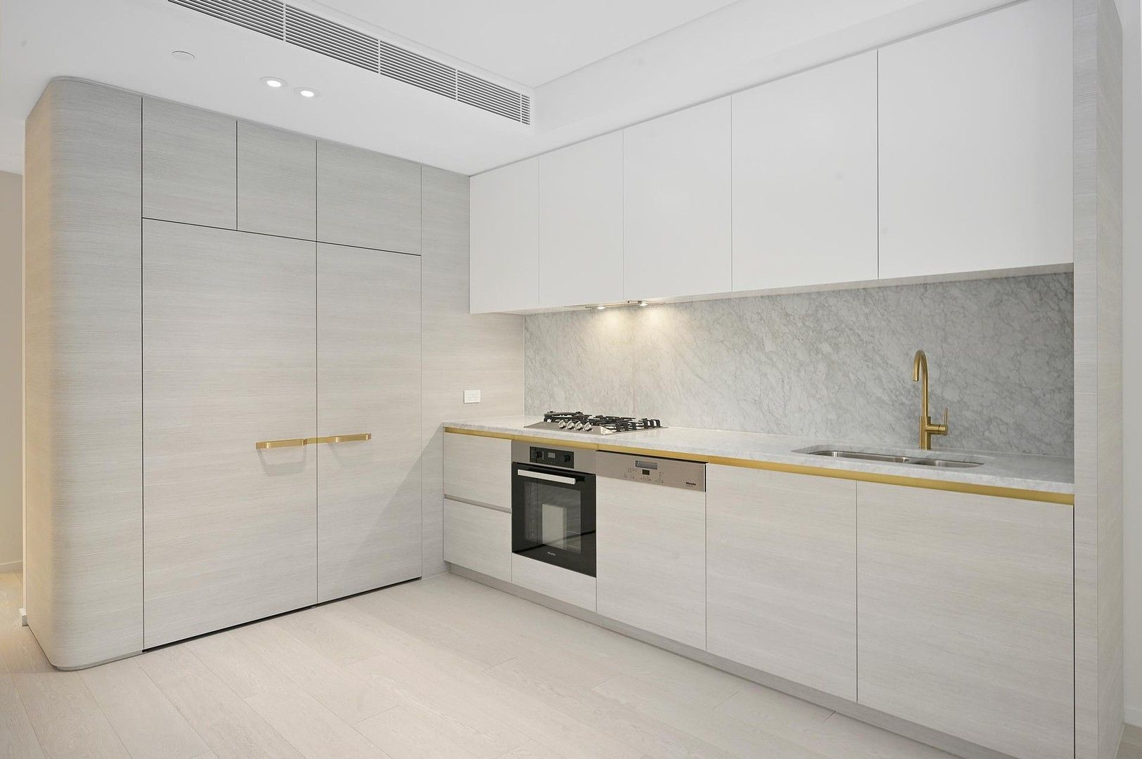 1 bedrooms Apartment / Unit / Flat in 30 Alfred Street MILSONS POINT NSW, 2061