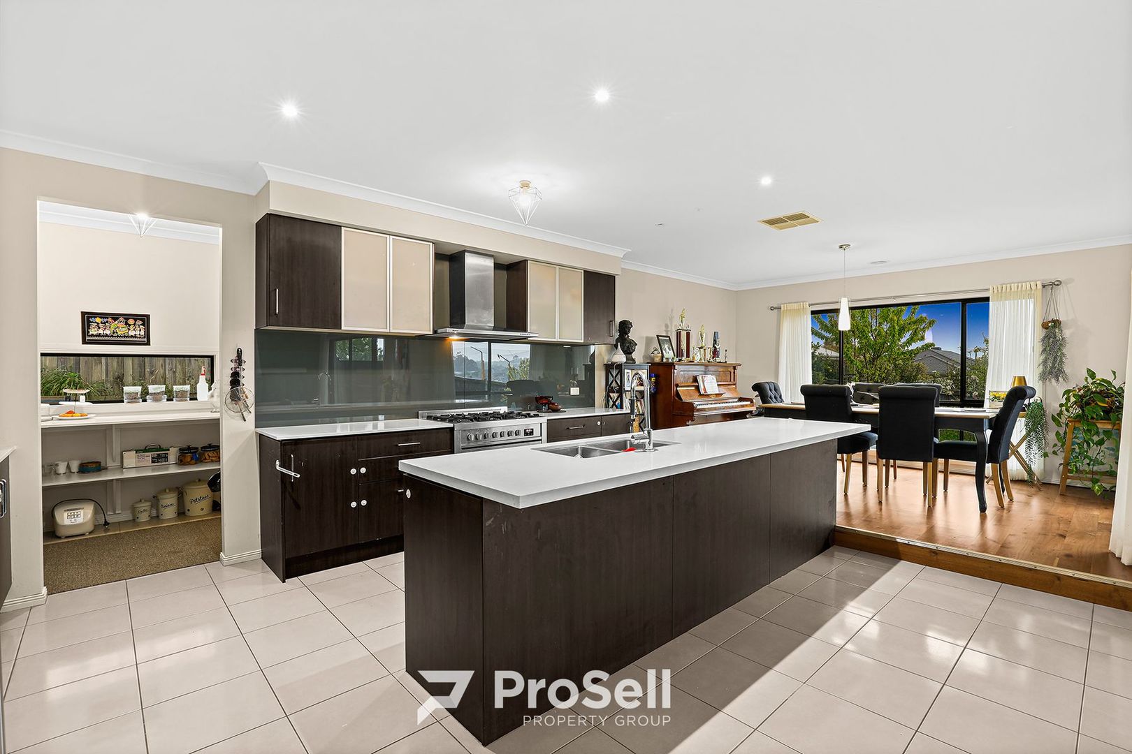 12 Fieldstone Avenue, Warragul VIC 3820, Image 2