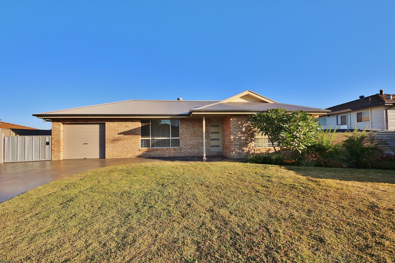 4 bedrooms House in 10 Pinnaroo Place DUBBO NSW, 2830