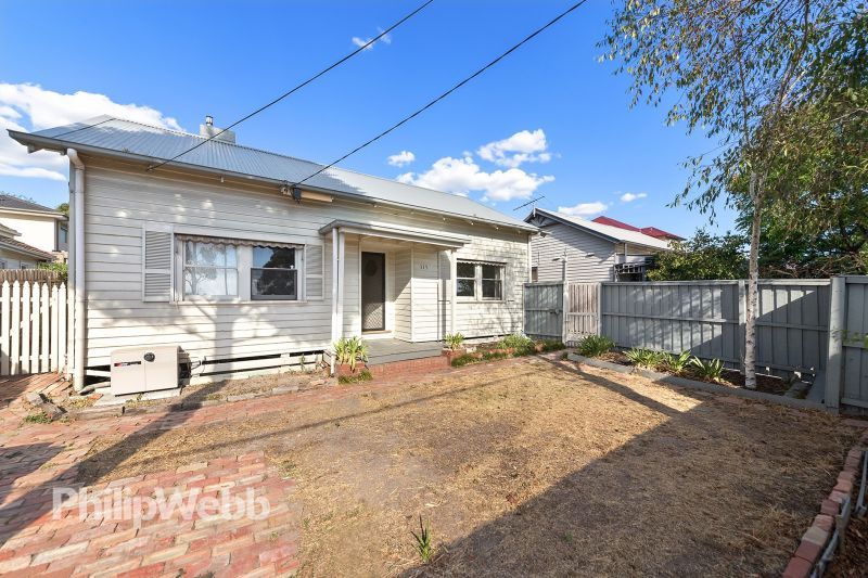 4 bedrooms Apartment / Unit / Flat in 1/315 Springvale Road FOREST HILL VIC, 3131