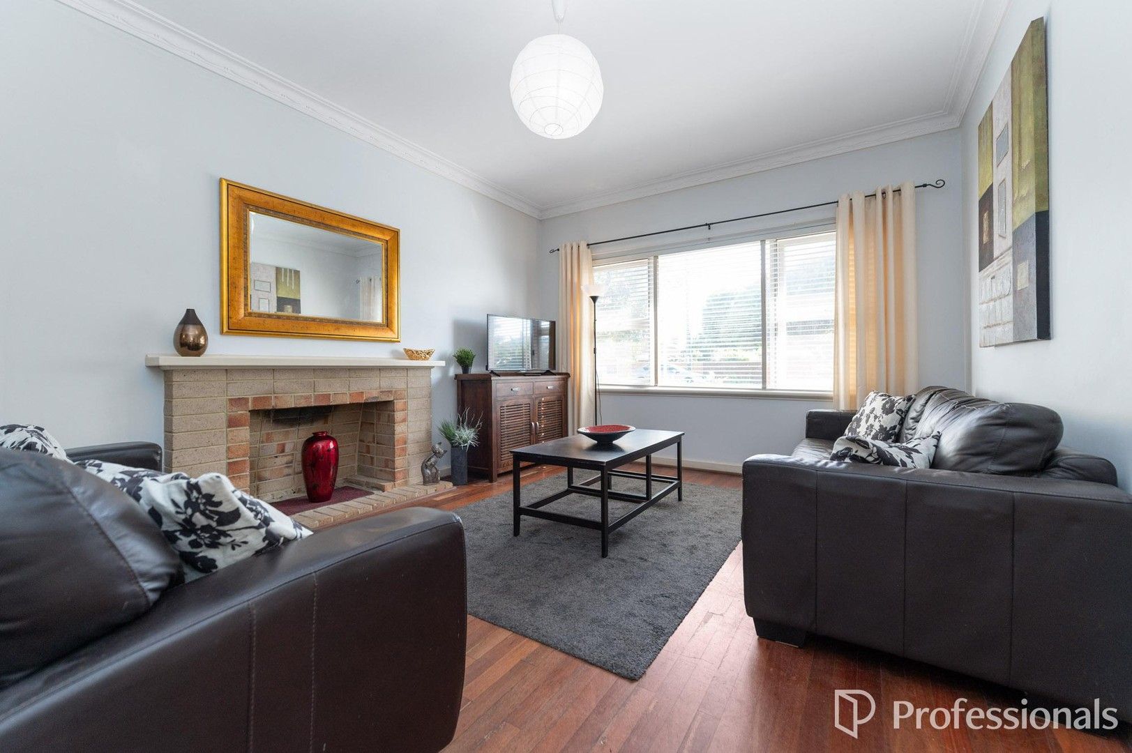 3 bedrooms House in 76 Elsegood Street DIANELLA WA, 6059