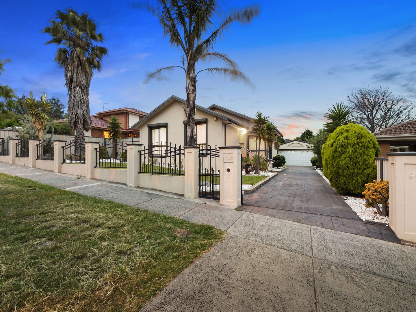 80 Gleneagles Drive, Endeavour Hills Property History & Address