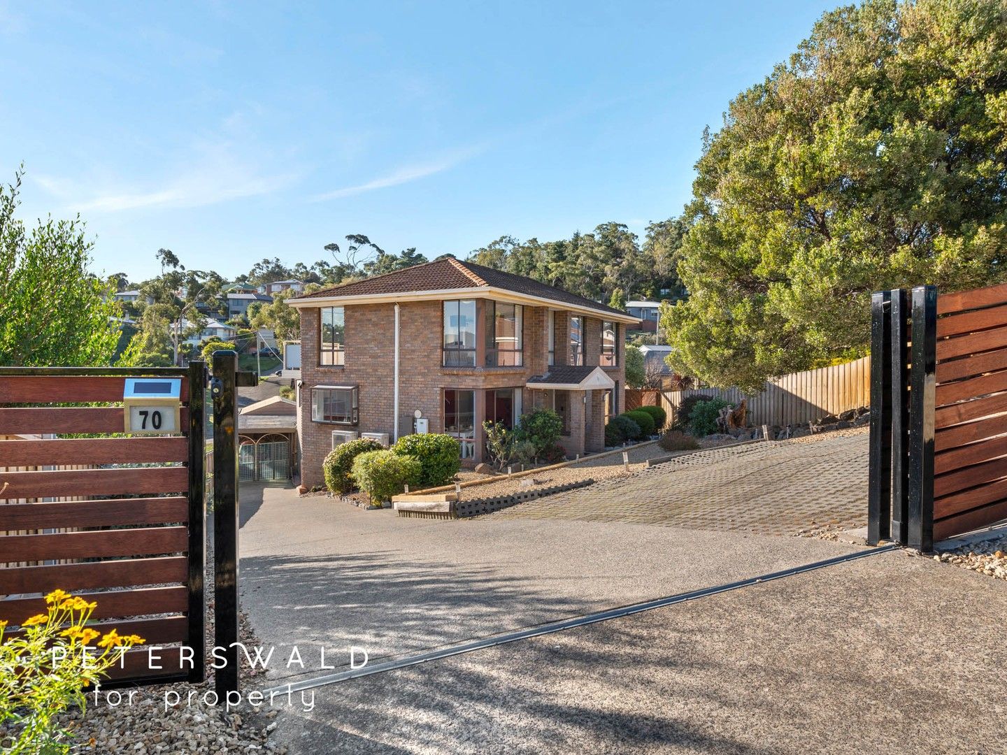 5 bedrooms House in 70 Henley Street LINDISFARNE TAS, 7015