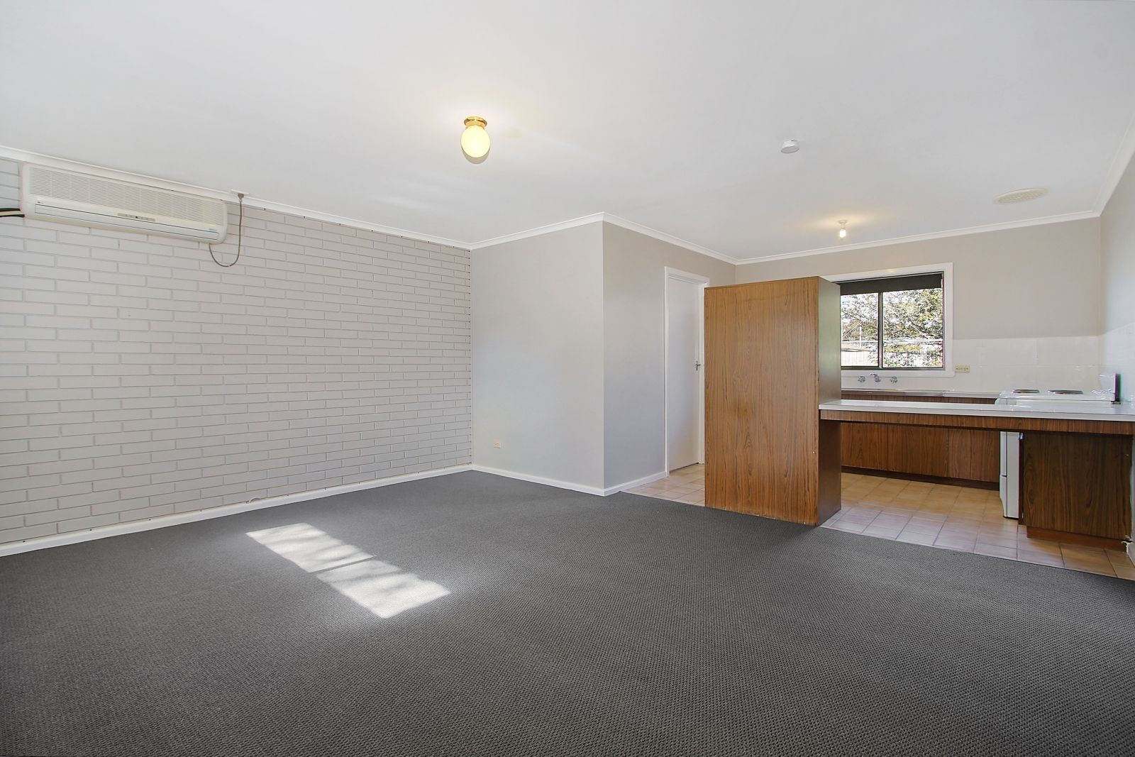 2 bedrooms Apartment / Unit / Flat in 3/527 Sanders Road LAVINGTON NSW, 2641