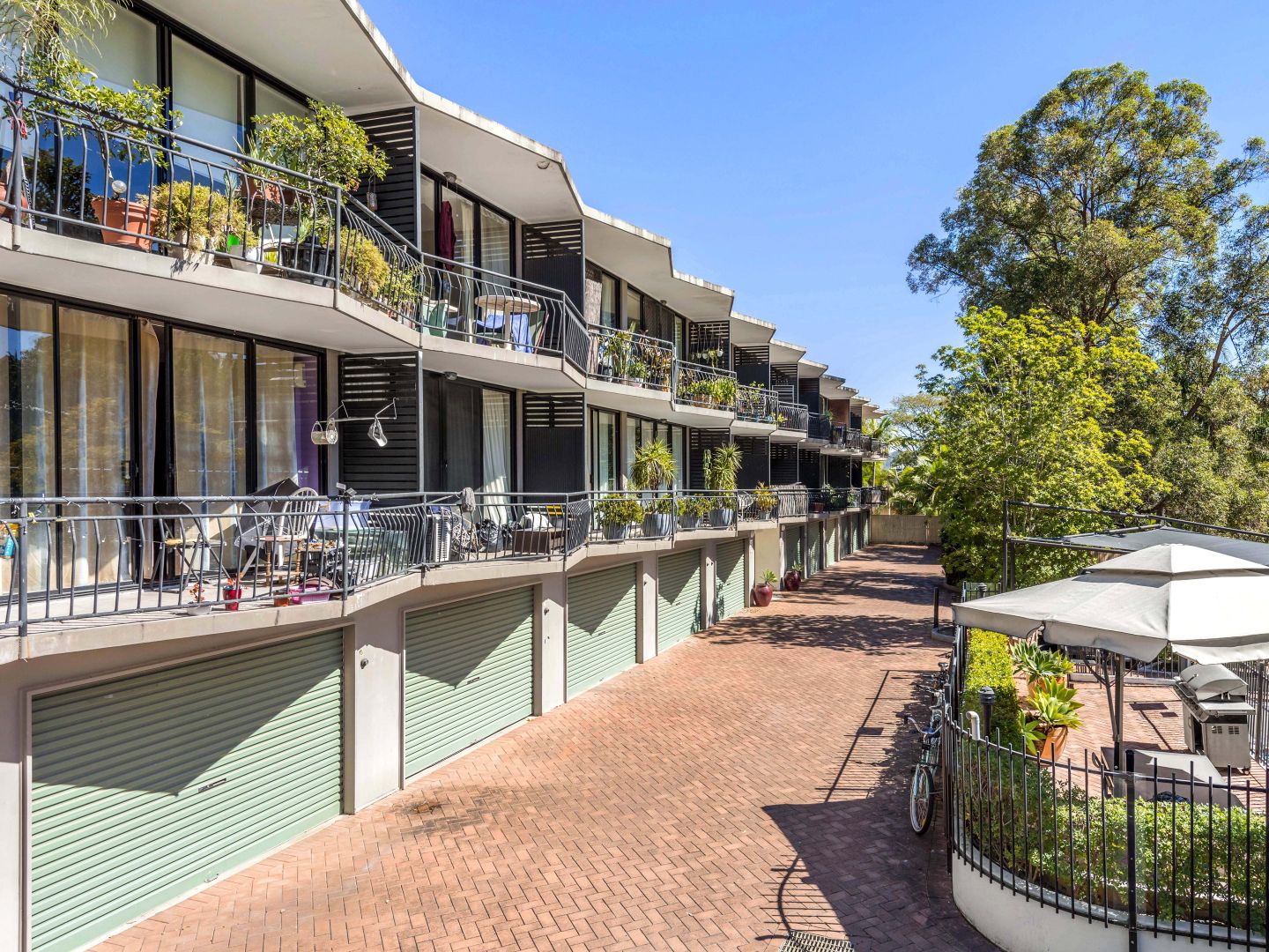 22/2125 Dudley Street, Highgate Hill Property History & Address