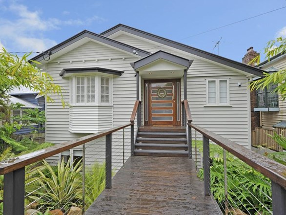 19 Brown Street, Camp Hill QLD 4152