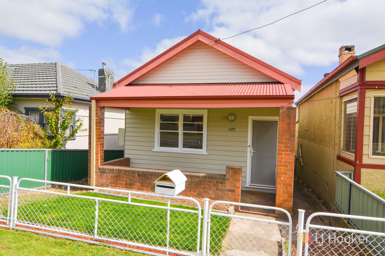 2 bedrooms House in 107 Martini Parade LITHGOW NSW, 2790
