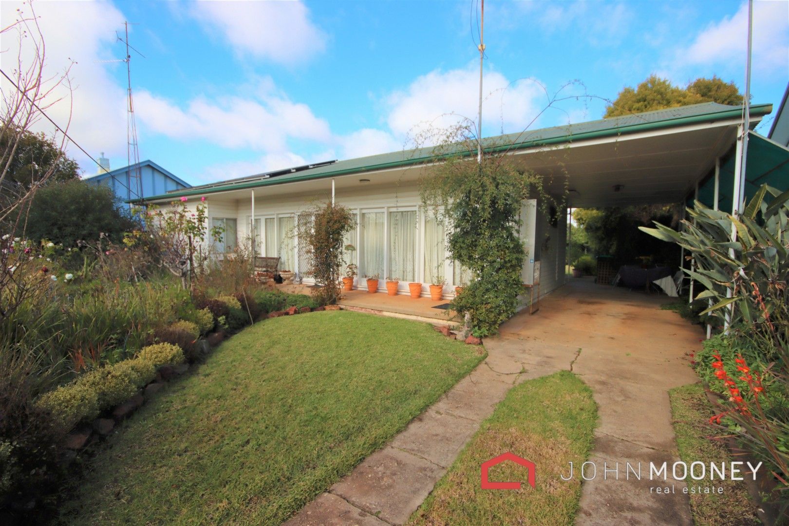 30 Ferrier Street, Lockhart NSW 2656, Image 0