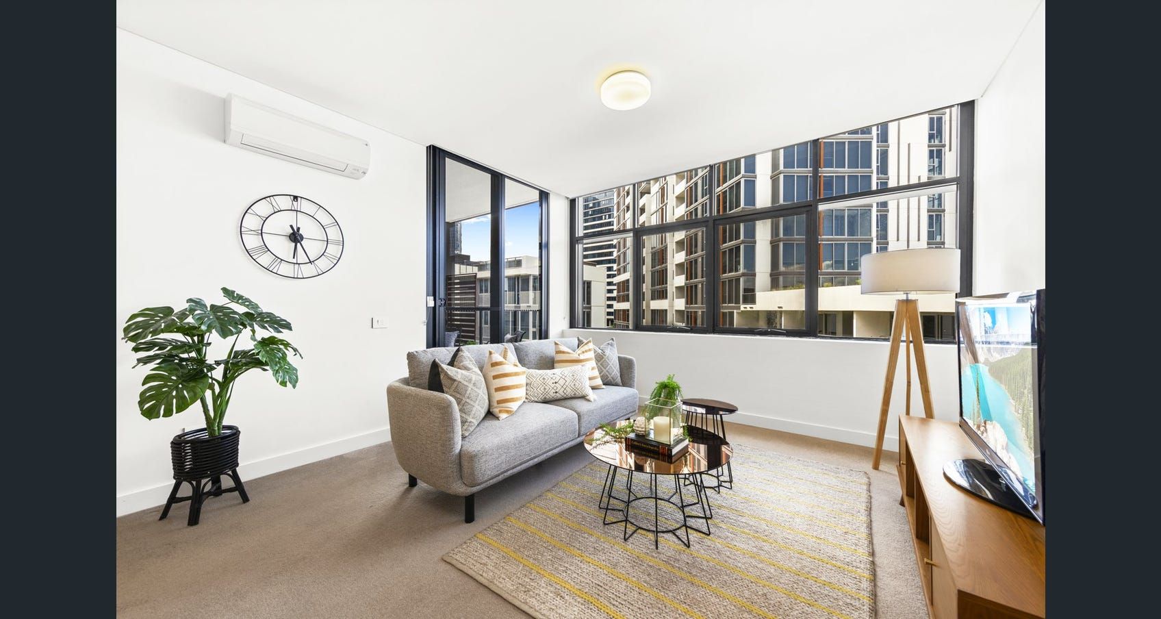 1 bedrooms Apartment / Unit / Flat in 720/10 Half St WENTWORTH POINT NSW, 2127