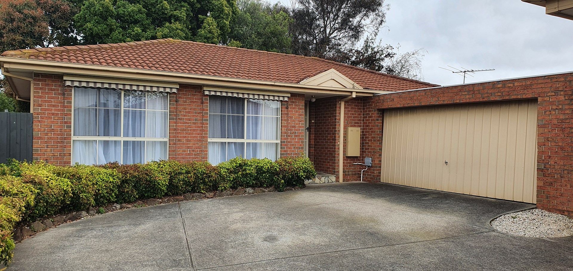 2 bedrooms Apartment / Unit / Flat in 2/33 McLaren Street MOUNT WAVERLEY VIC, 3149