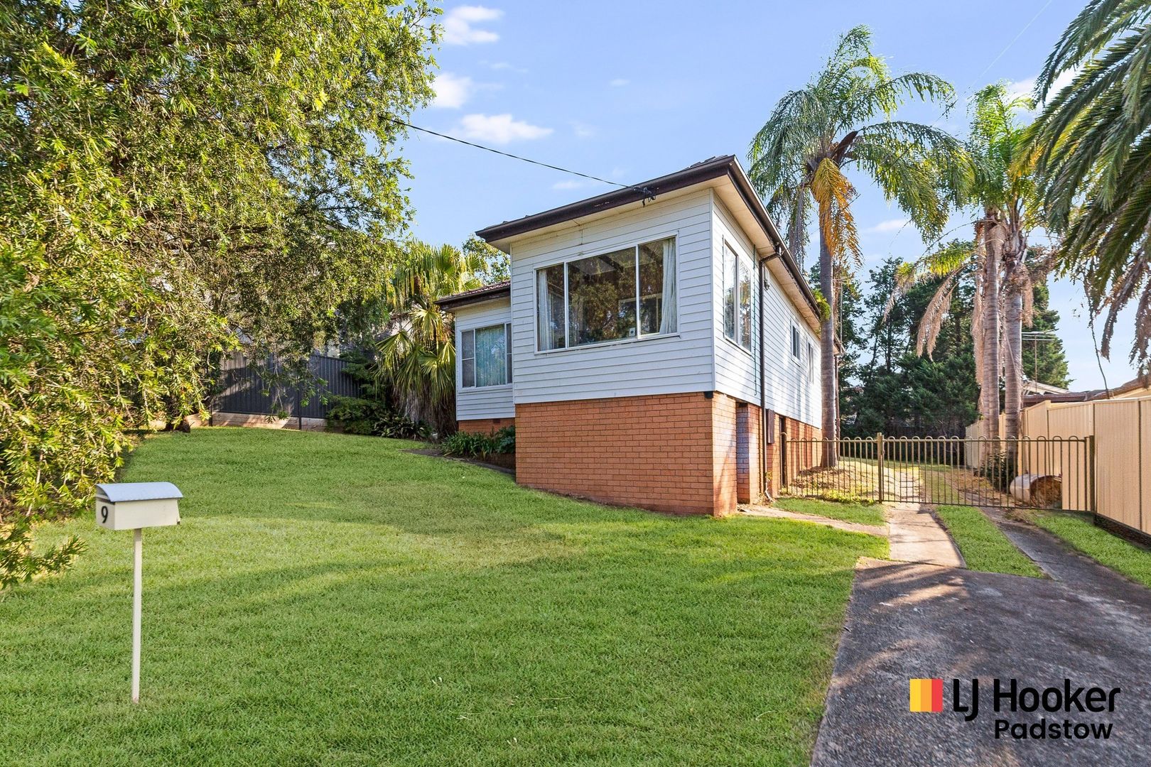 9 Lorraine Avenue, Padstow Heights NSW 2211, Image 2