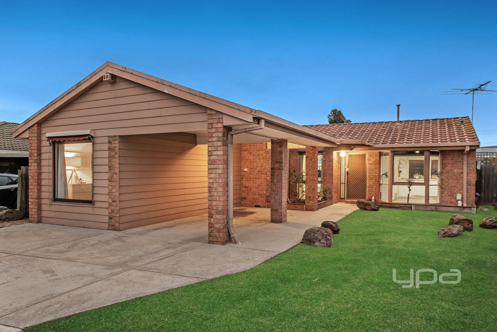 17 Strathconnon Square, Tullamarine VIC 3043, Image 0