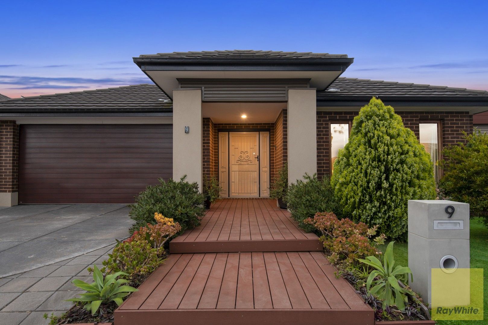 9 Pinoak Street, Point Cook VIC 3030 Domain