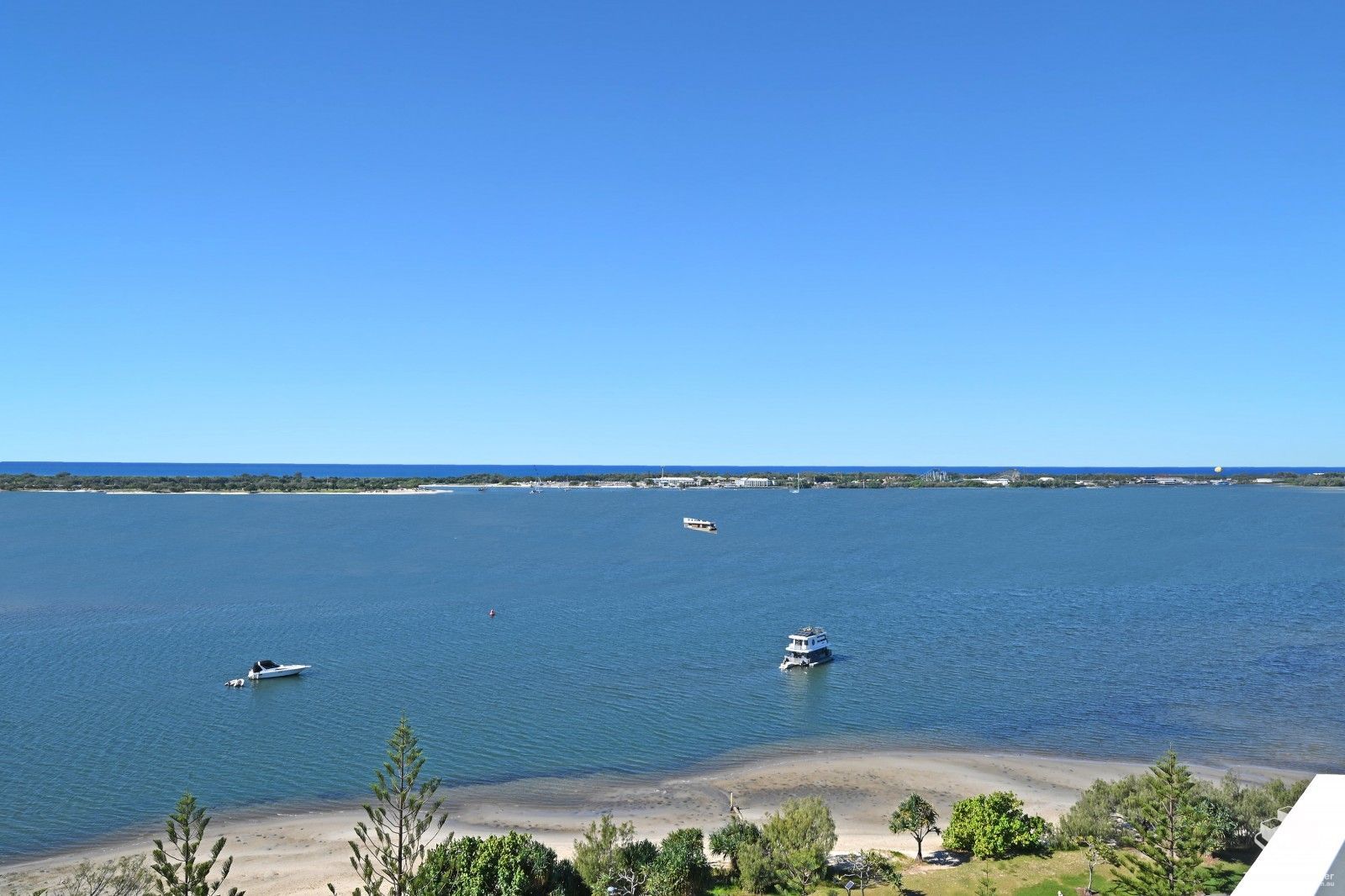 3 bedrooms Apartment / Unit / Flat in ID:21133578/230 Marine Parade LABRADOR QLD, 4215