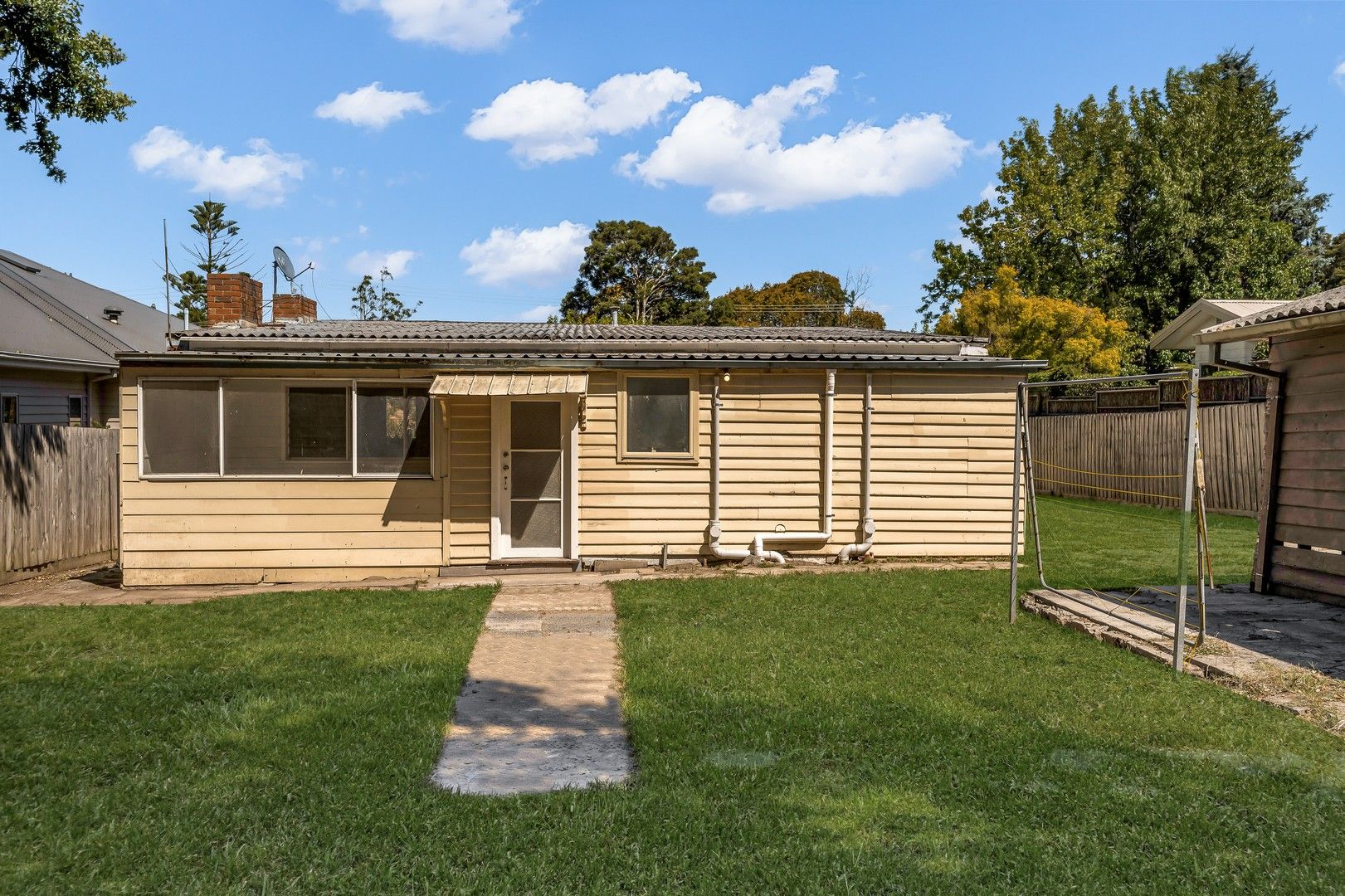 3 bedrooms House in 2/10 Dorothy Grove FERNTREE GULLY VIC, 3156