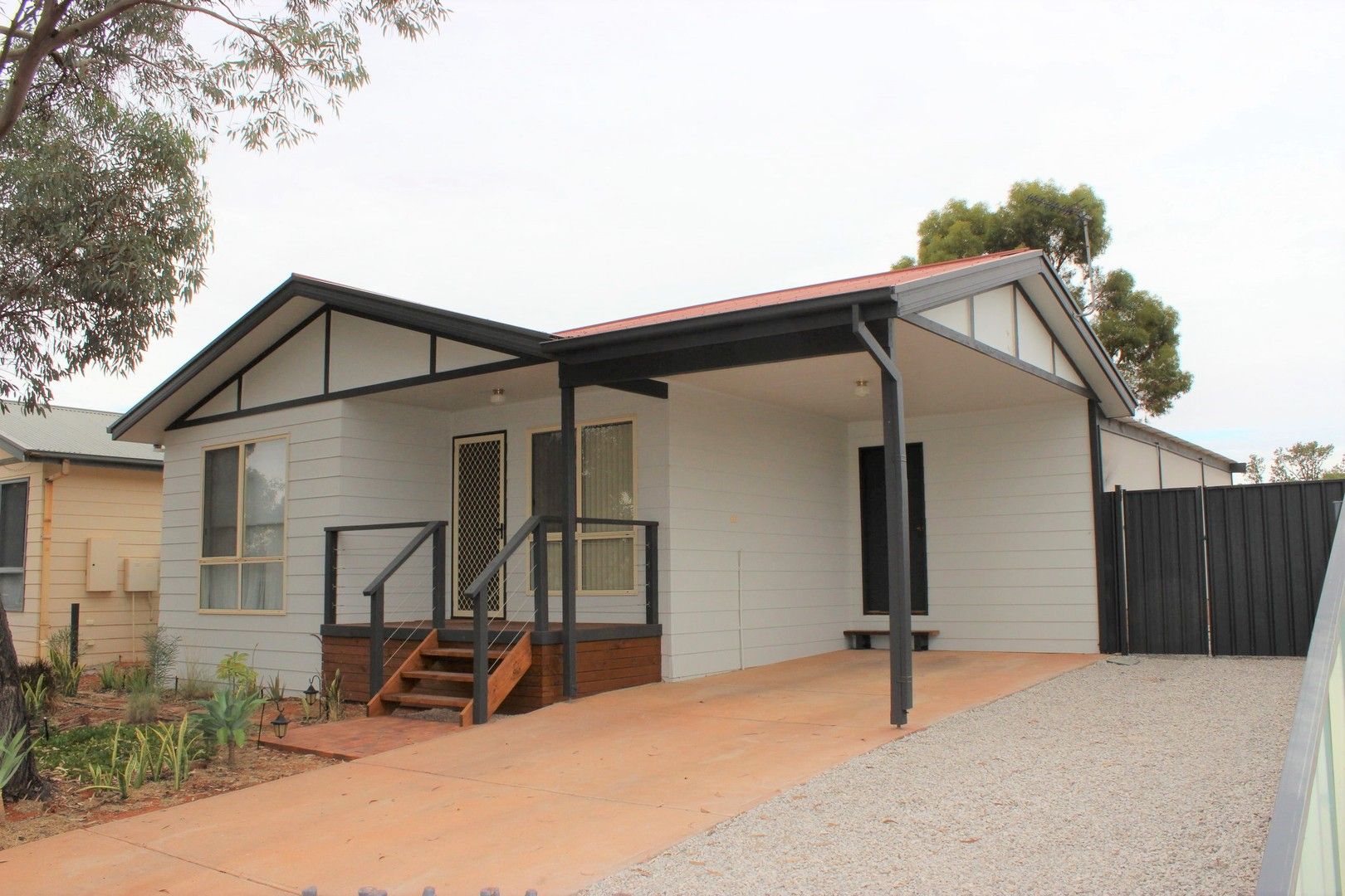 3 bedrooms House in 49a Maireana Circuit ROXBY DOWNS SA, 5725