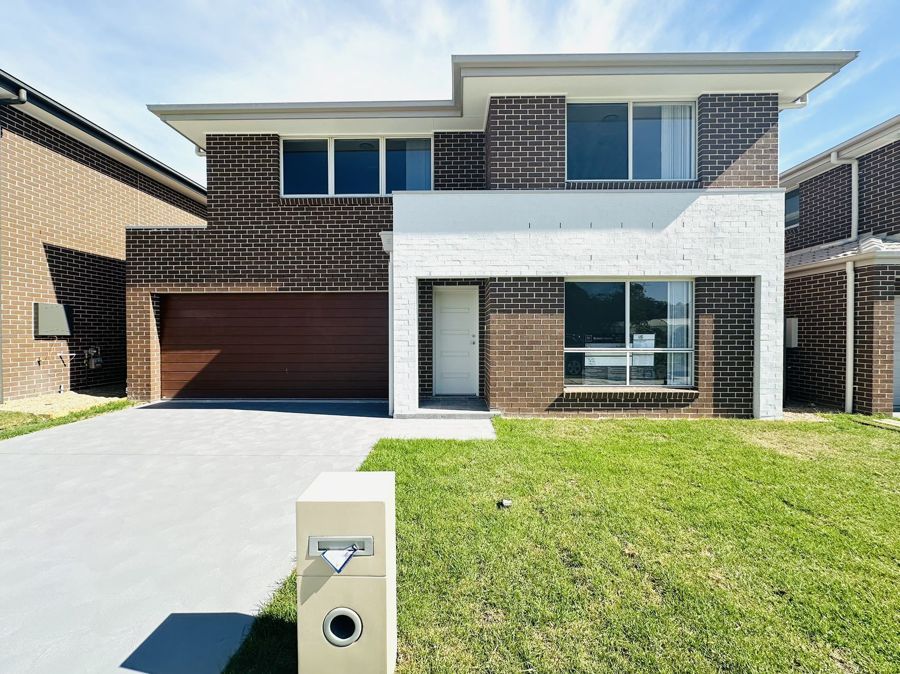 5 bedrooms House in 26 Hungerford St CATHERINE FIELD NSW, 2557