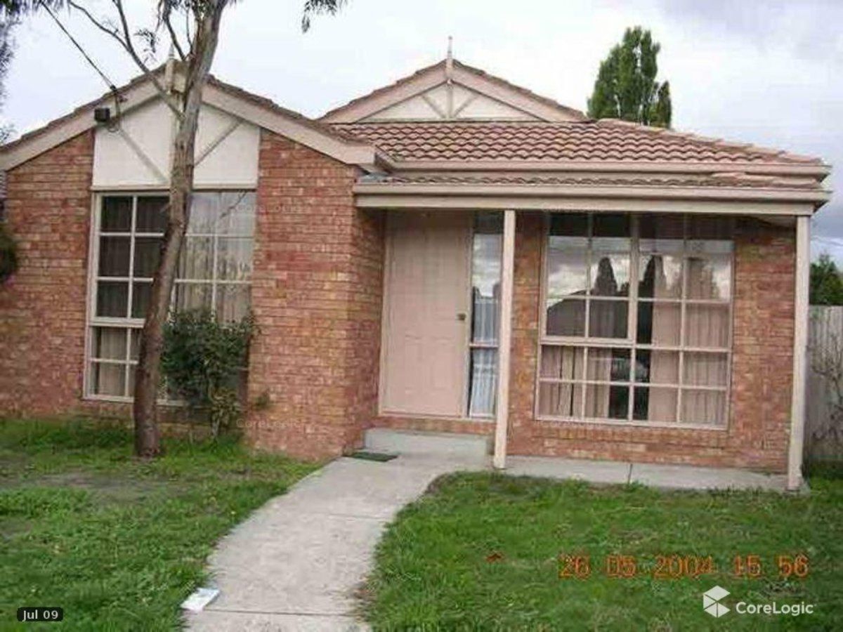 3 bedrooms House in 16 Dean court CRANBOURNE WEST VIC, 3977