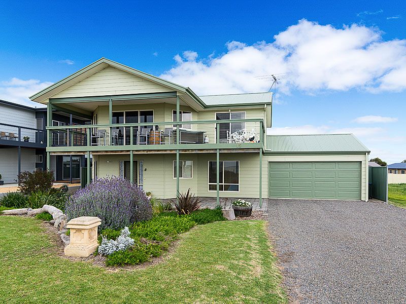 15 Lake Road, Milang SA 5256, Image 0