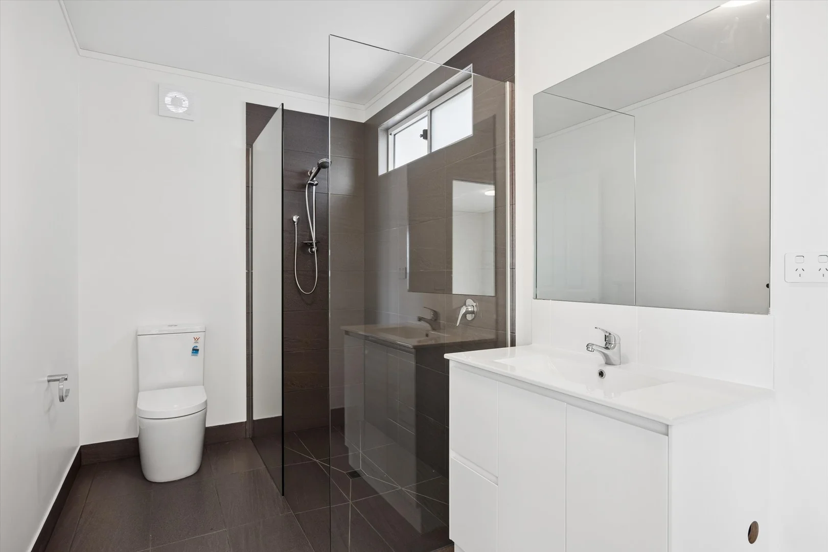 Additional image 5 of 2/20 Robertson Cres, Boronia VIC 3155