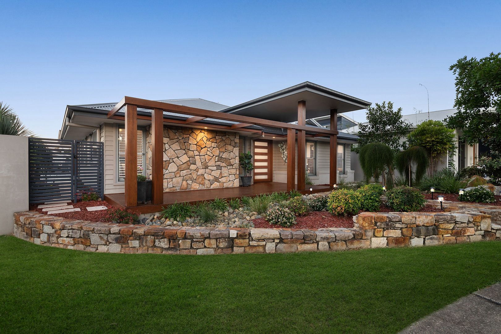 3 White Bluff Road, Sapphire Beach Property History & Address