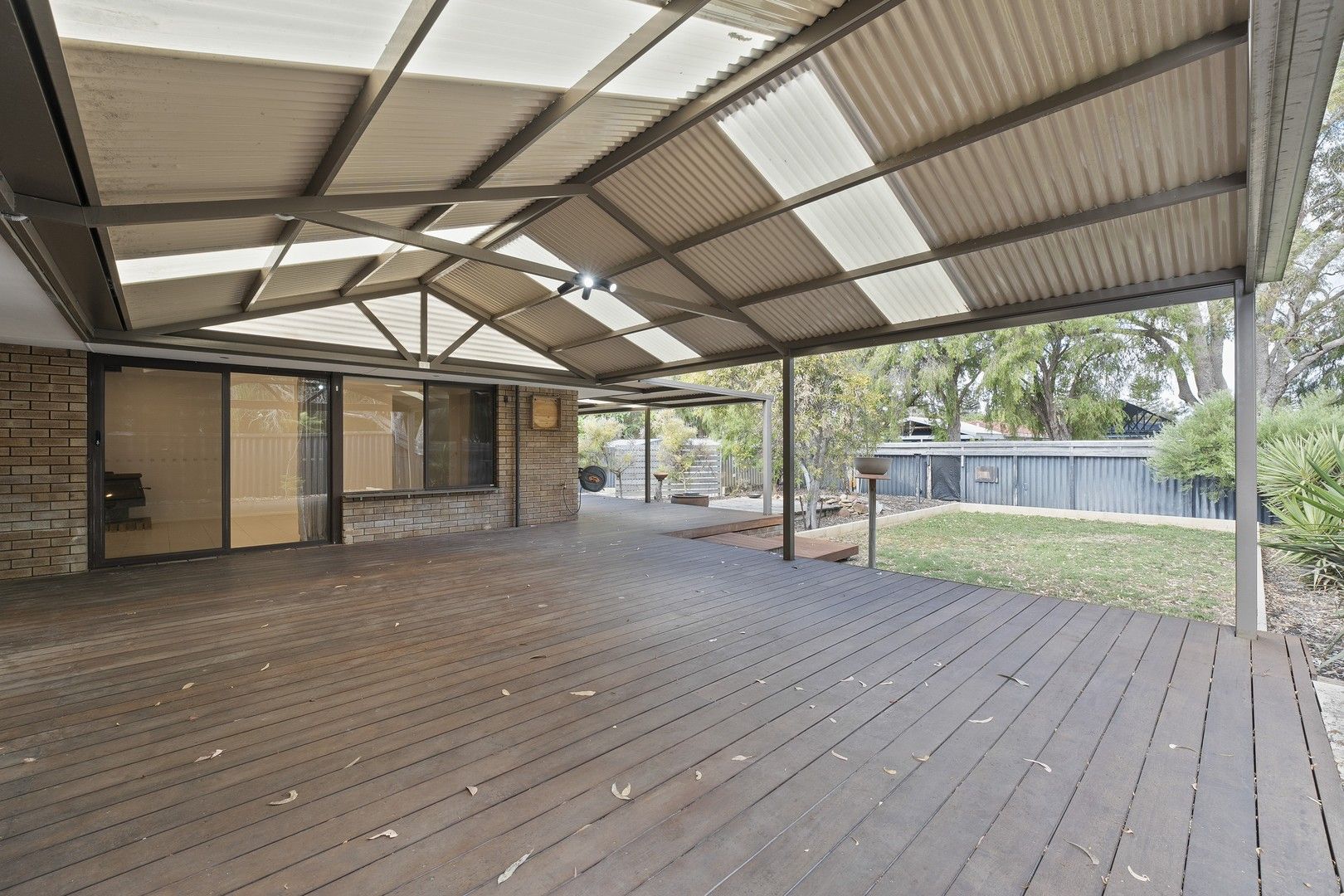 3 bedrooms House in 77 Seabrooke Avenue ROCKINGHAM WA, 6168