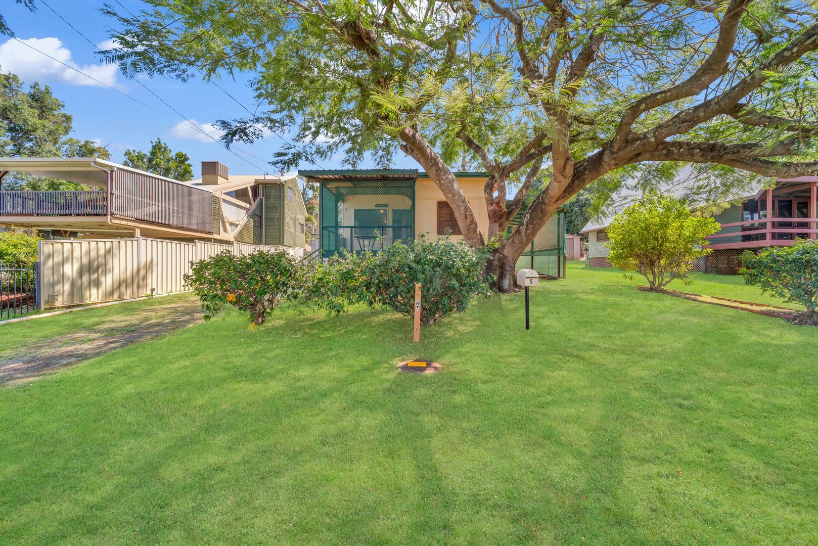 5 Dawn Street, Coochiemudlo Island QLD 4184, Image 2