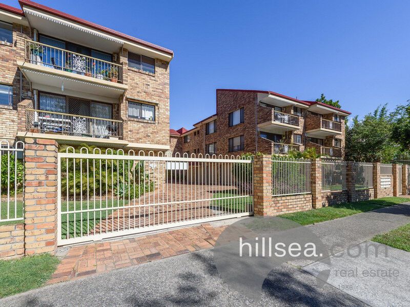 2 bedrooms Apartment / Unit / Flat in 7/6 Broad Street LABRADOR QLD, 4215