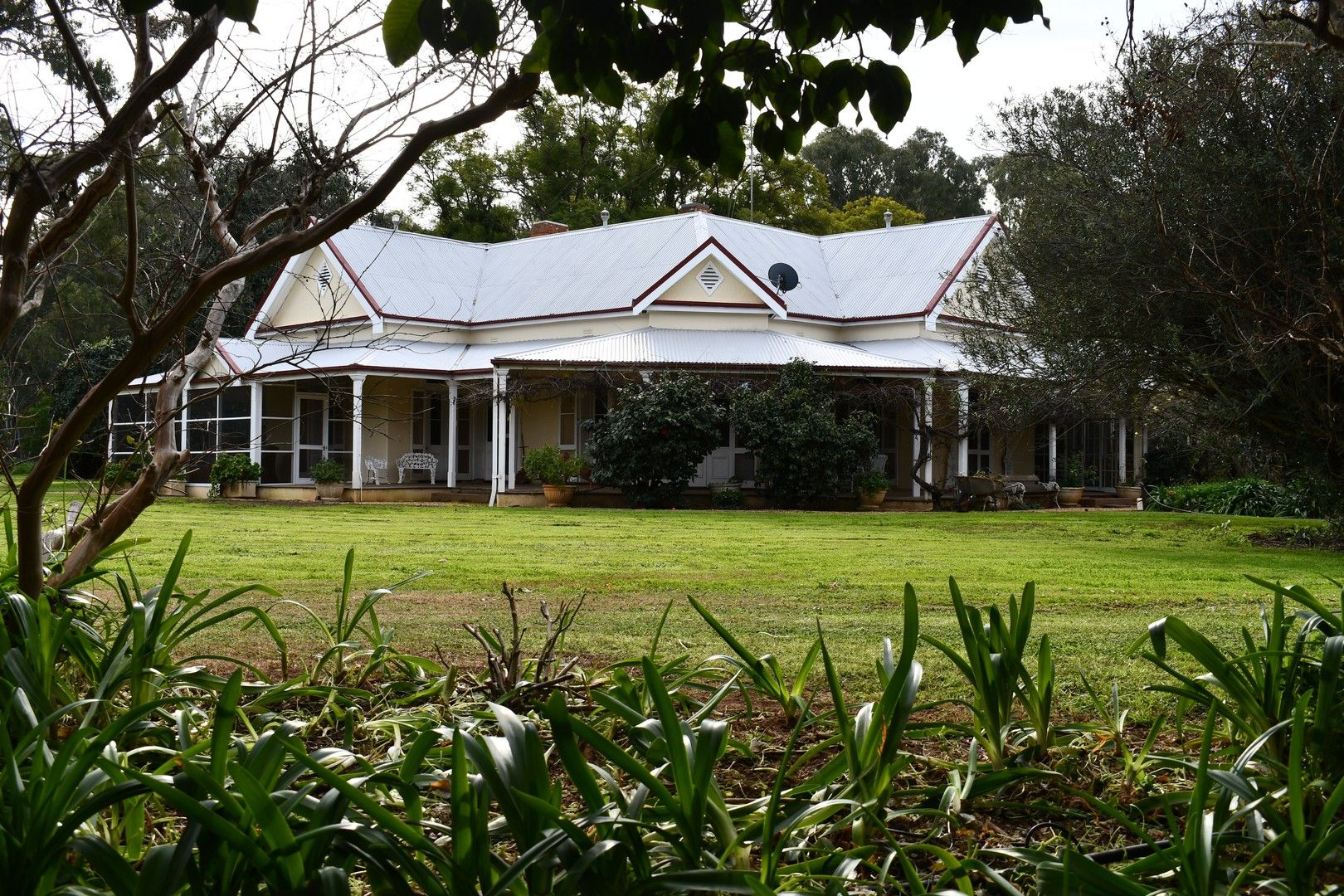 "ARAMIS" Lachlan Valley Way, Forbes NSW 2871 House for Sale