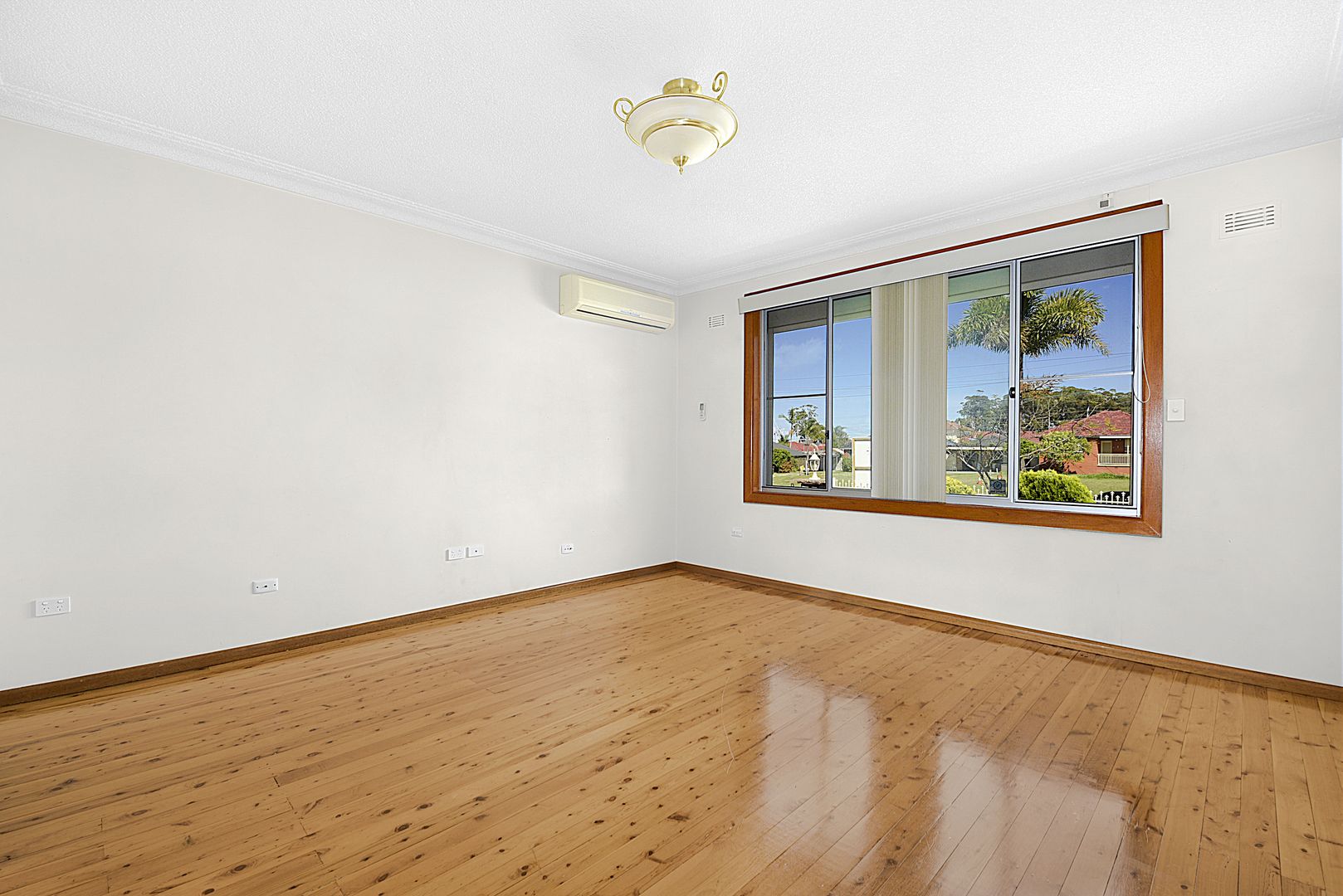 28 Palmerston Road, Fairfield West NSW 2165, Image 2