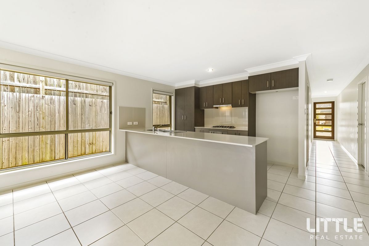 8 Collie Crescent, Ormeau Hills QLD 4208, Image 2