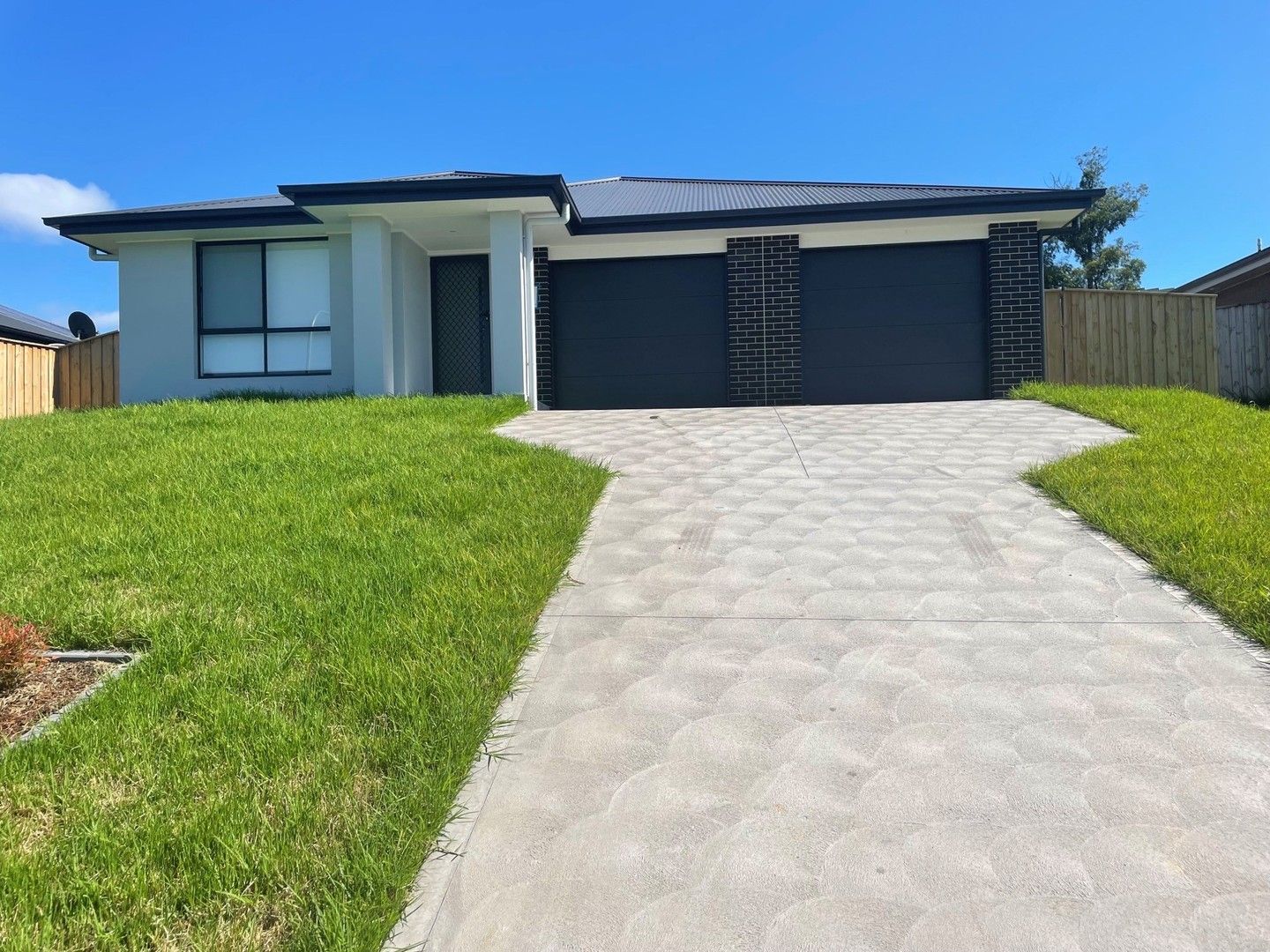 2 bedrooms Semi-Detached in 2/17 Dinton Street GRETA NSW, 2334