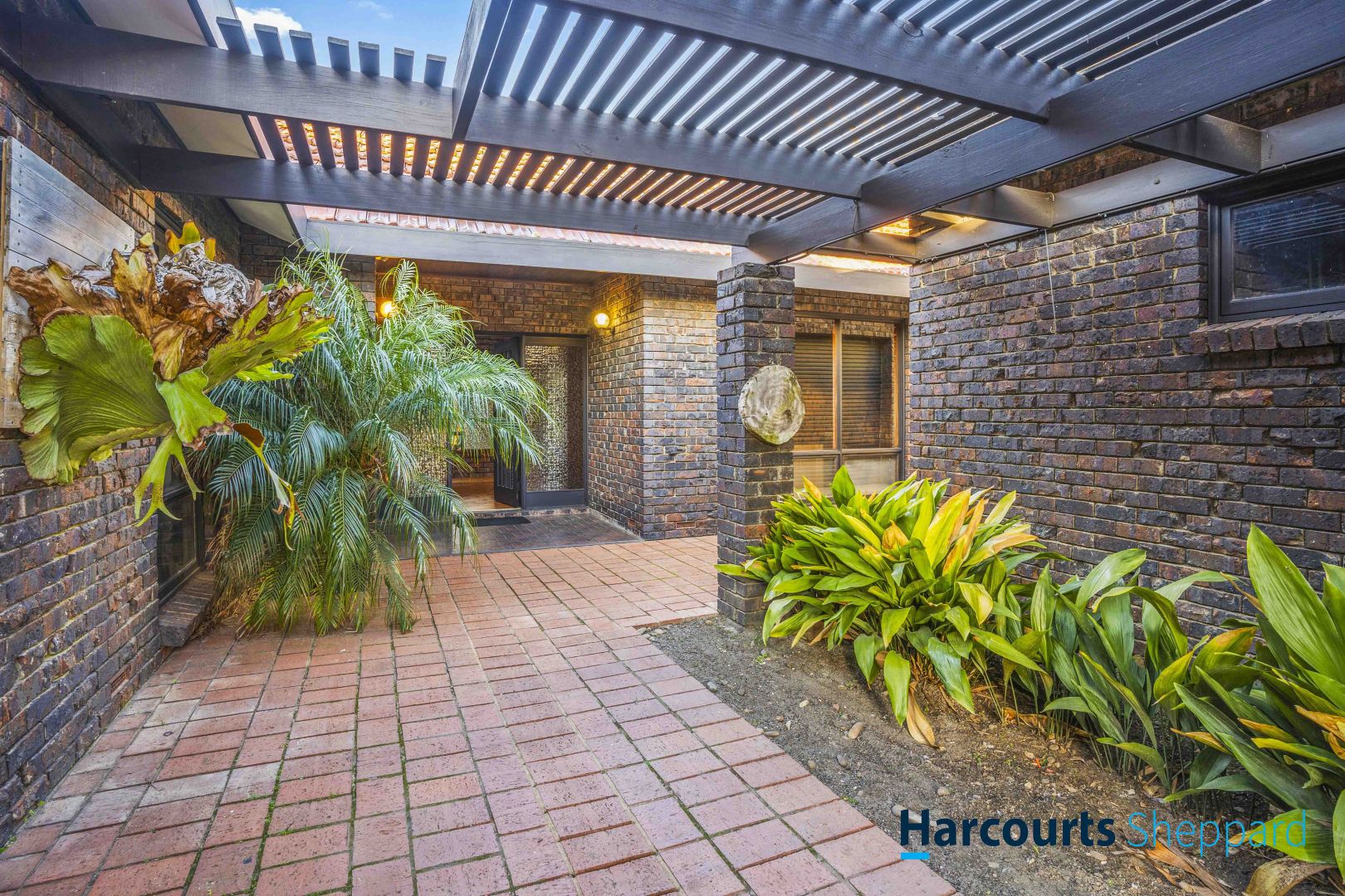 16 Bluelake Court, Tennyson SA 5022, Image 2