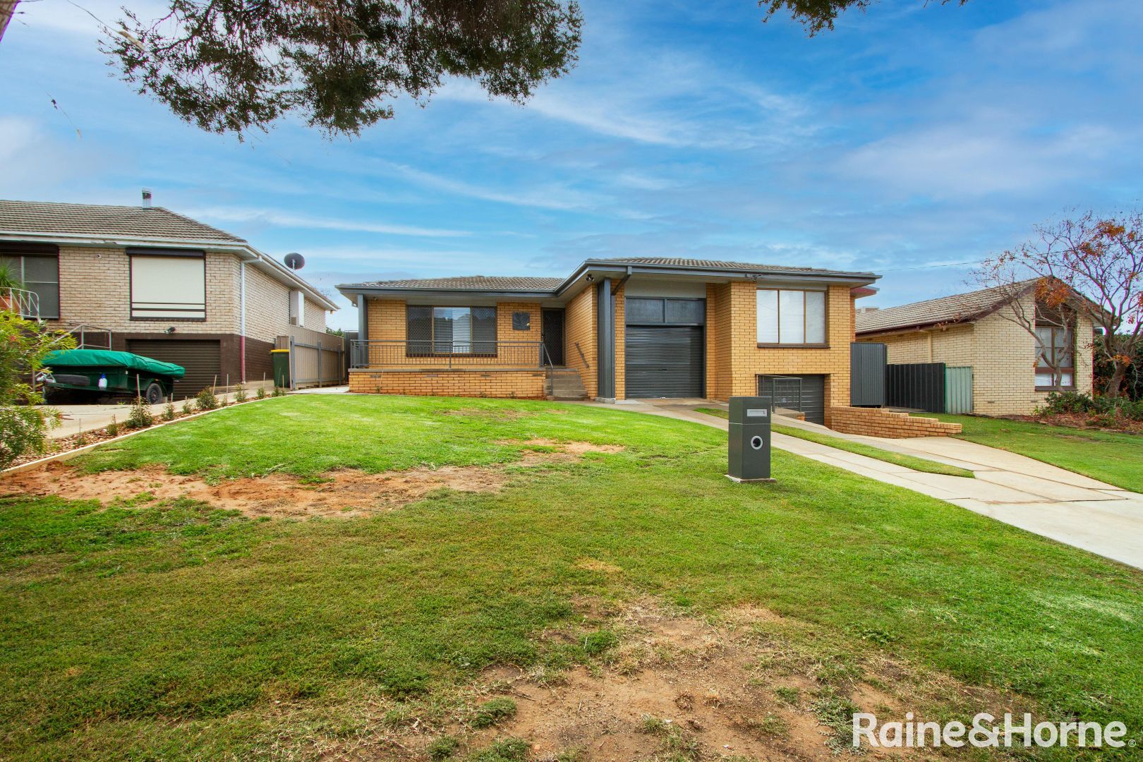 65 Red Hill Road, Kooringal NSW 2650