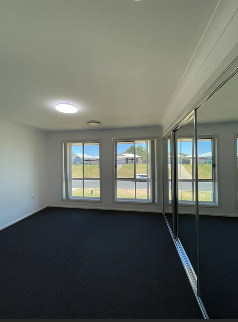 Additional image 5 of 16 Cypress Pines Drive, Miles QLD 4415