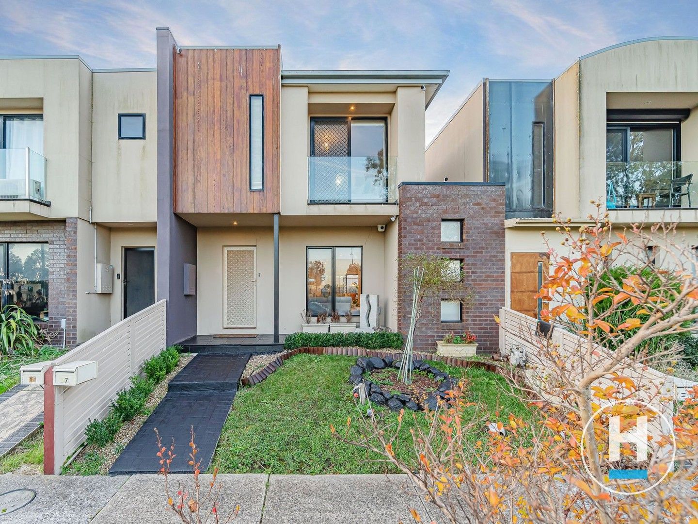 3 bedrooms Townhouse in 17 Orlando Drive ROXBURGH PARK VIC, 3064