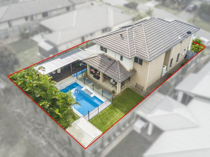 6 bedrooms House in 13 Hume Circuit WARNER QLD, 4500