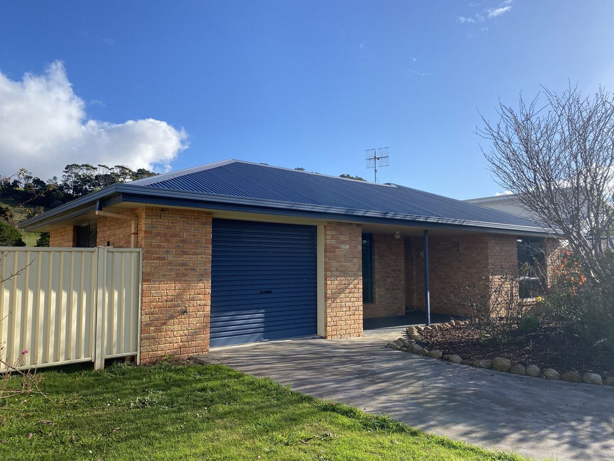 3 bedrooms House in 1 Sandhaven Crescent SULPHUR CREEK TAS, 7316