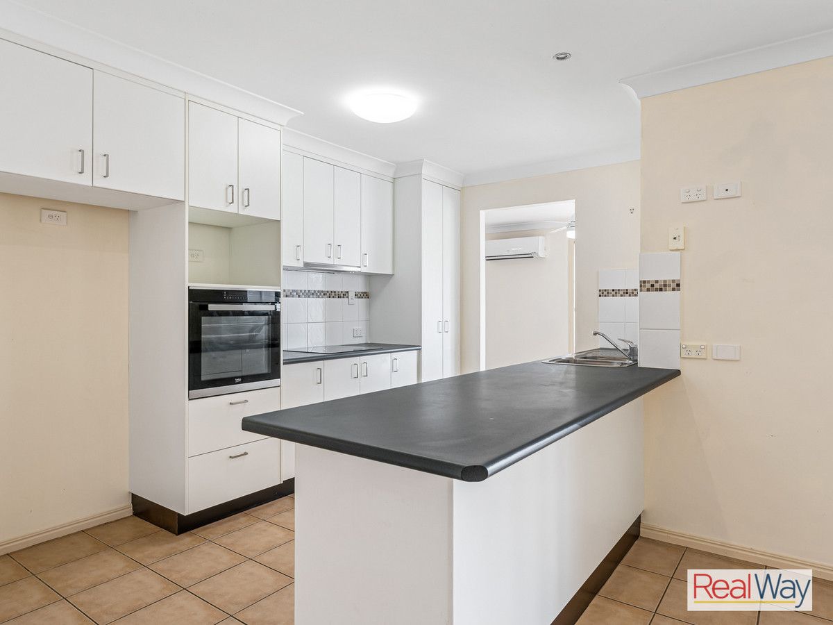 5 Kestrel Court, Eli Waters QLD 4655, Image 2