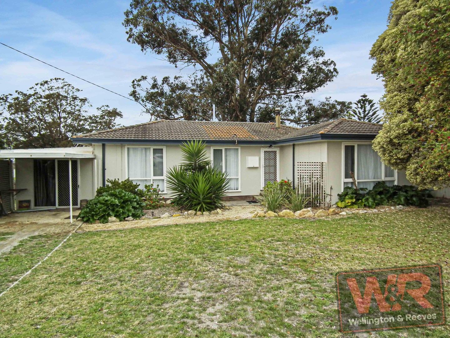 3 bedrooms House in 16 Whidby Street ORANA WA, 6330