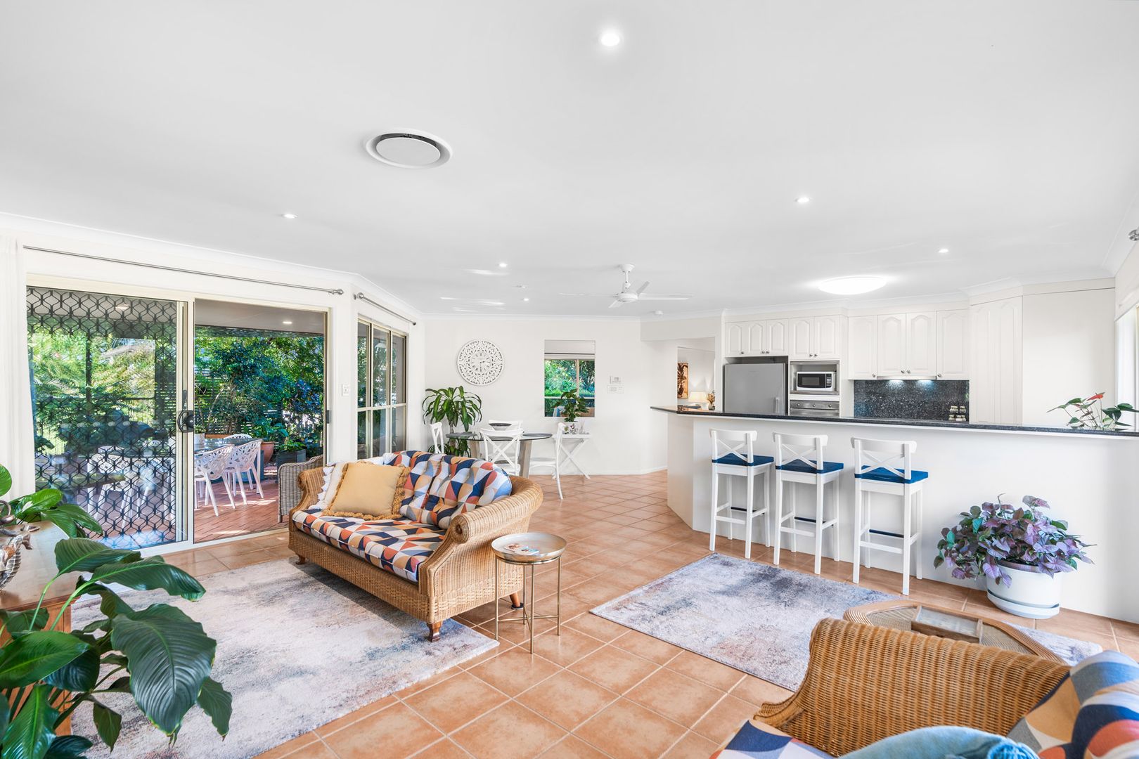 16 Coolview Street, Manly West QLD 4179, Image 2