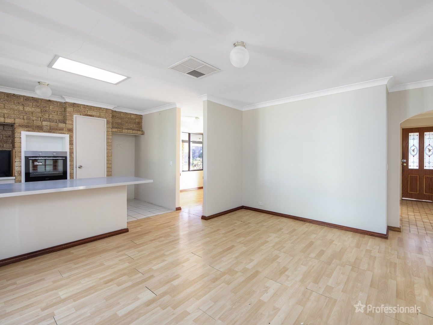 3 bedrooms House in 3 Redunca Way MIRRABOOKA WA, 6061