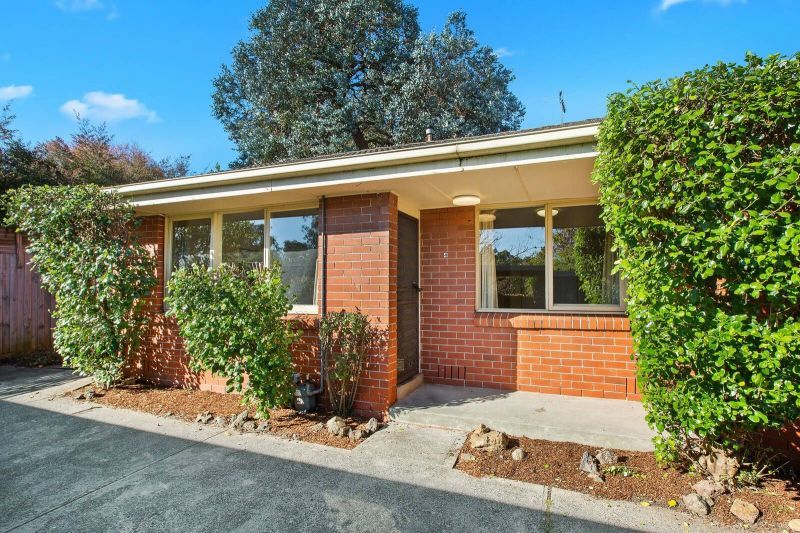 2 bedrooms Apartment / Unit / Flat in 4/1 Ware Crescent RINGWOOD EAST VIC, 3135