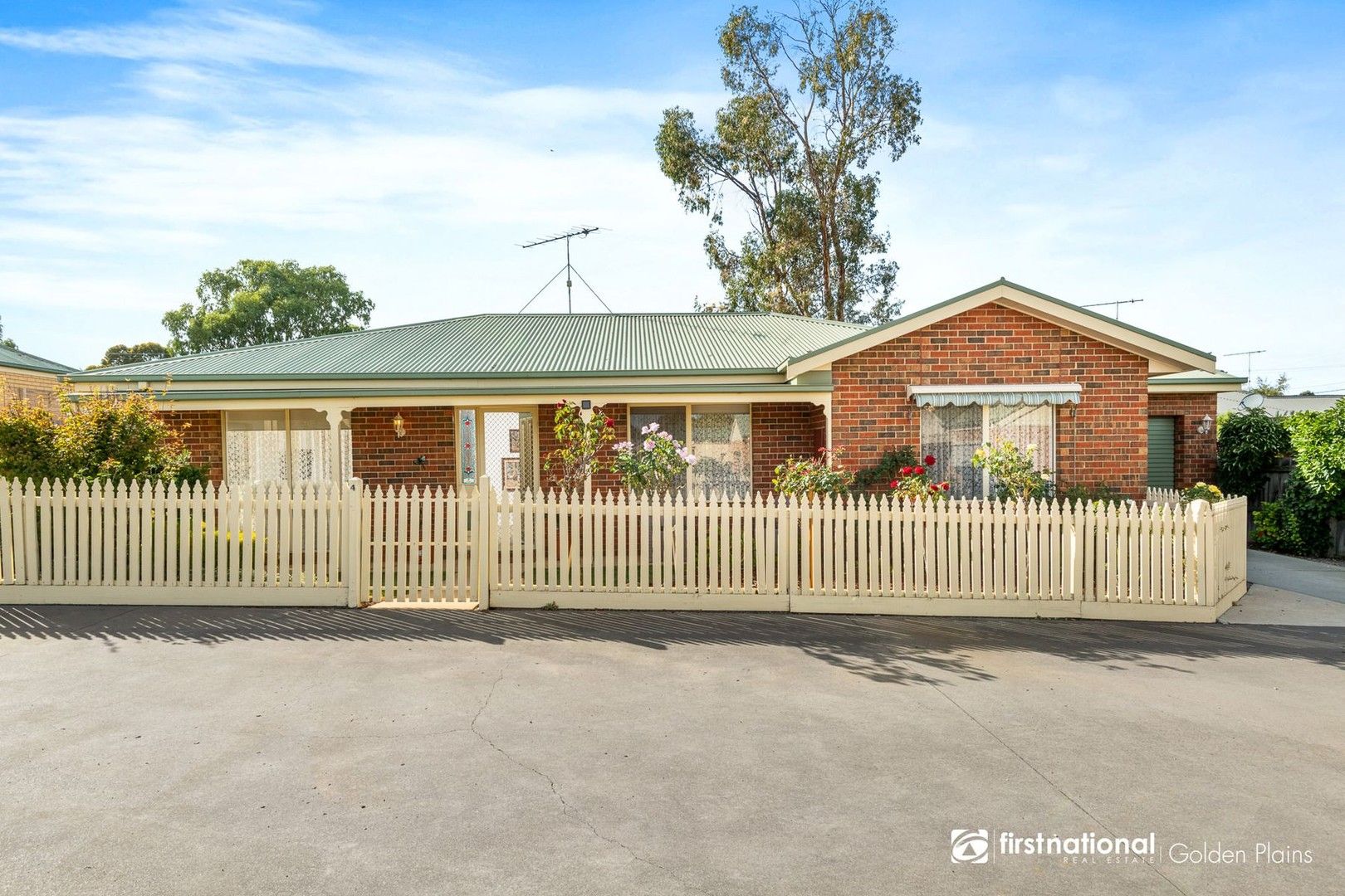 3 bedrooms Townhouse in 4/17 Victor Street BANNOCKBURN VIC, 3331