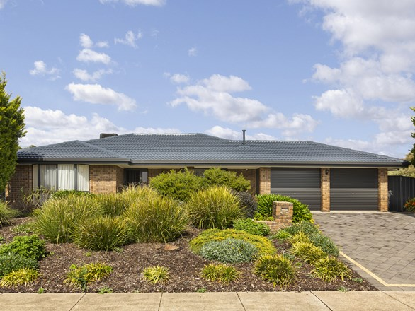 38 Equestrian Drive, Woodcroft SA 5162